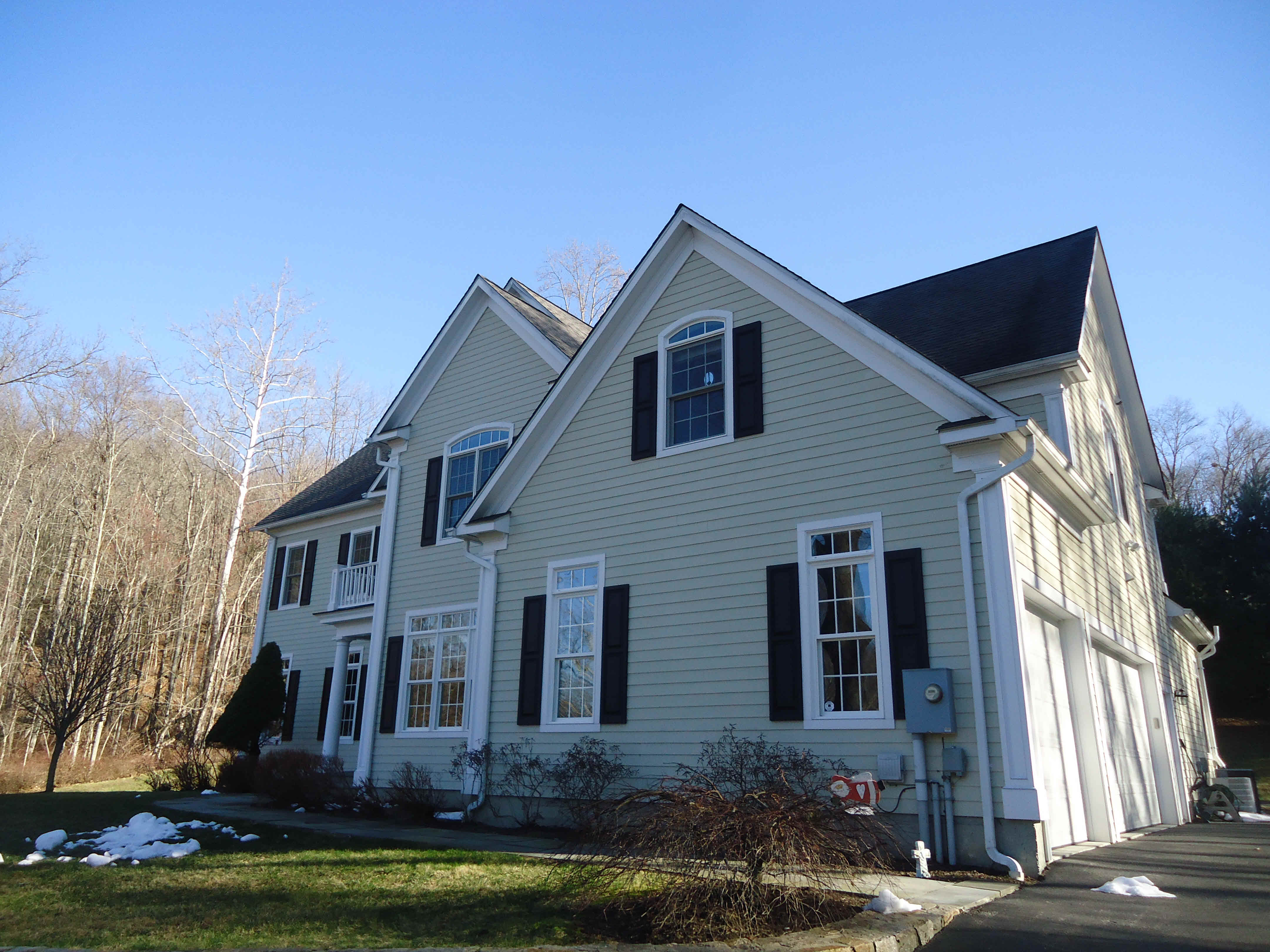 Building photograph for 14 LANDMARK DR